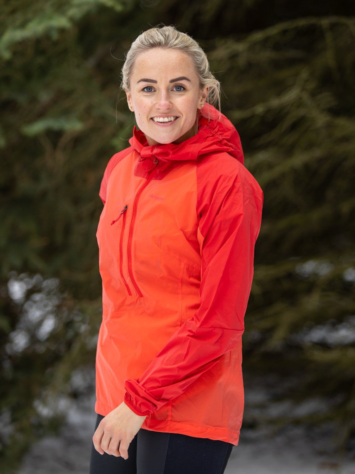 Bergans Cecilie Light Wind Anorak Energy Red / Red Leaf