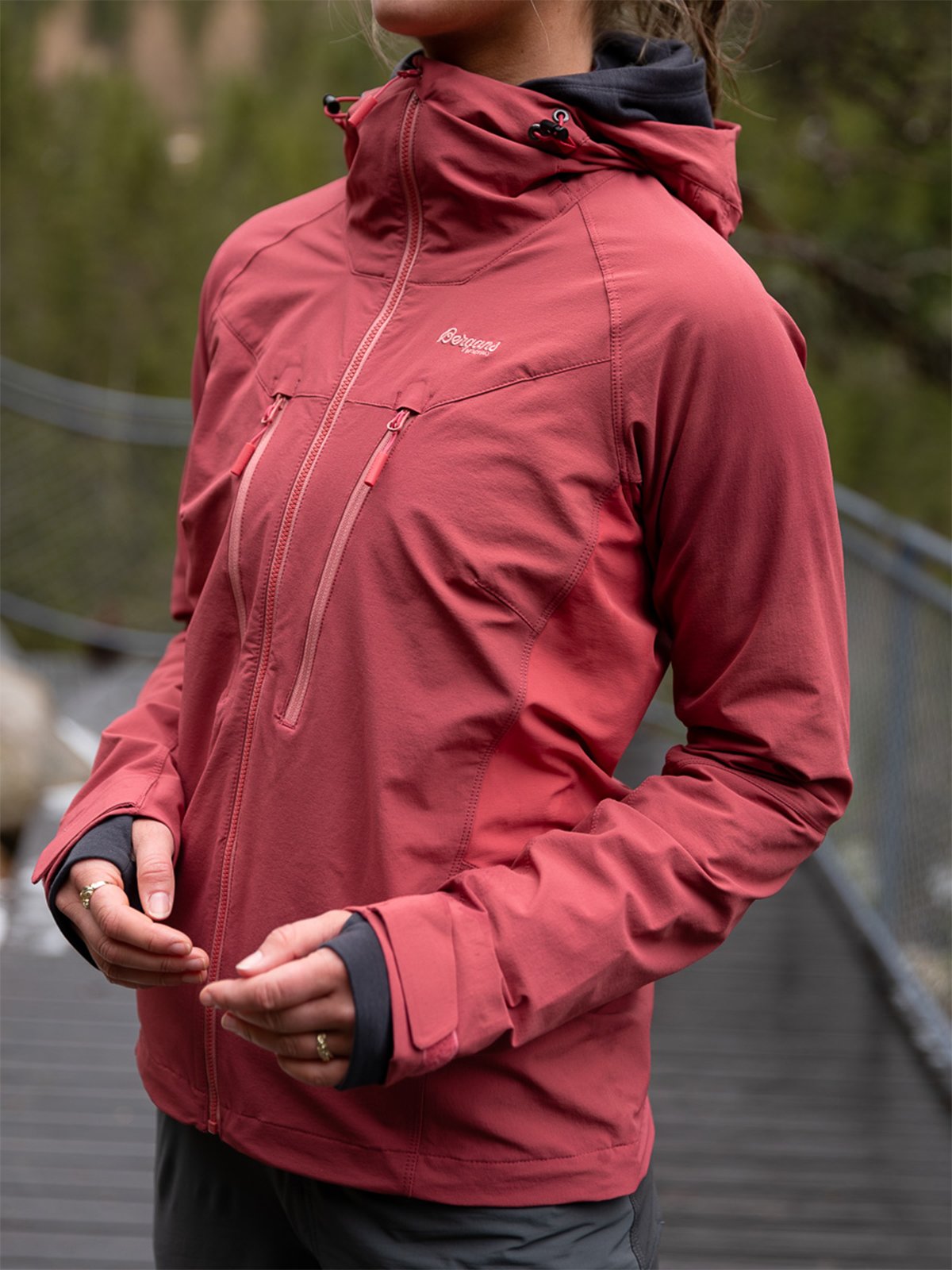 Bergans Cecilie Mountain Softshell Jacket Dark Creamy Rouge / Creamy Rouge