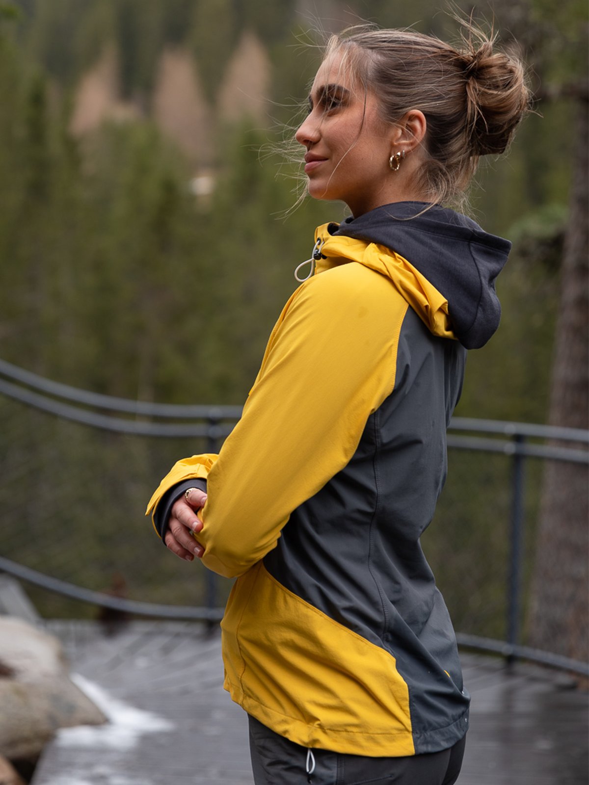 Bergans Cecilie Mountain Softshell Jacket Light Golden Yellow / Solid Dark Grey