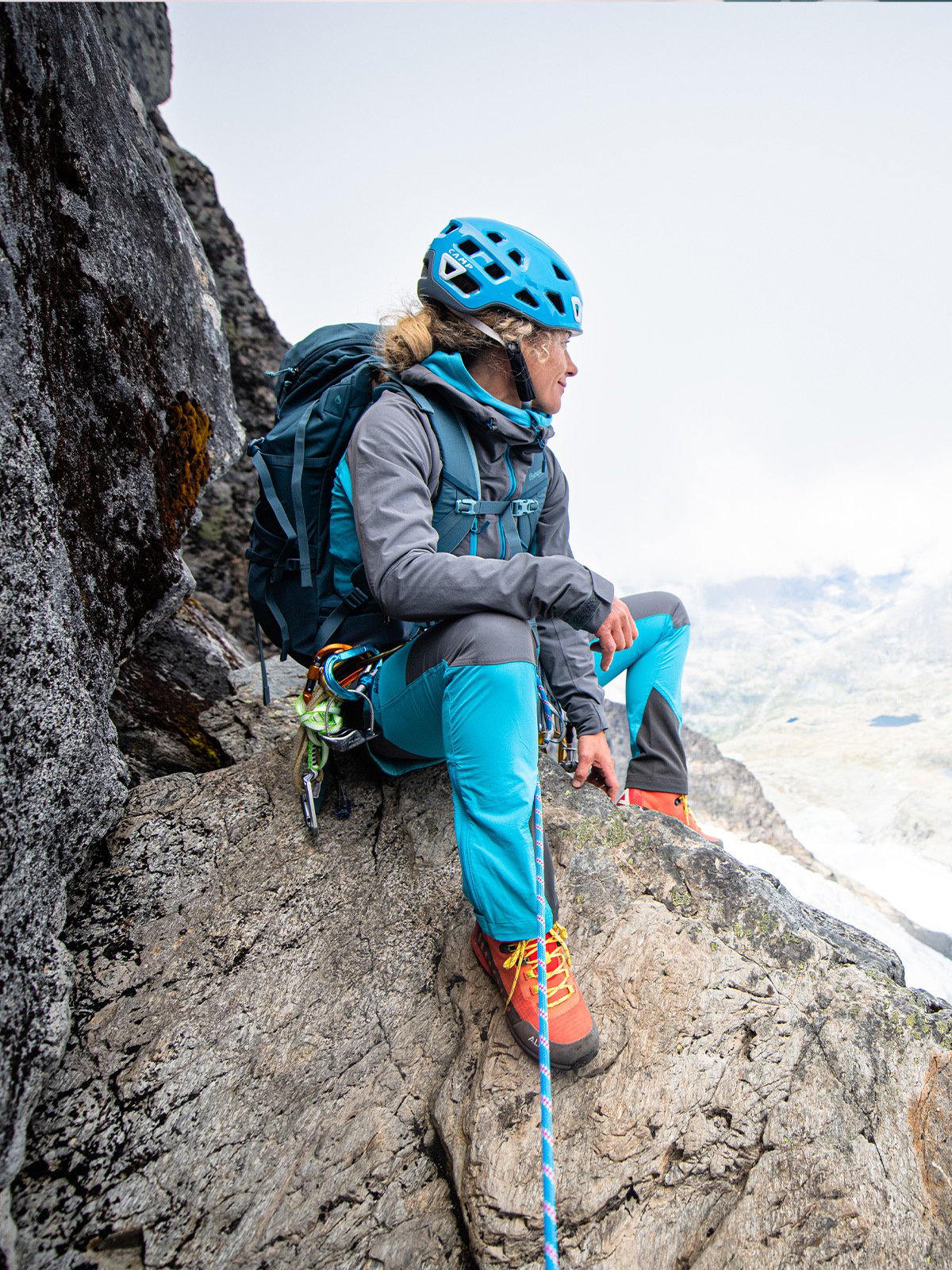 Bergans Cecilie Mountain Softshell Jacket Solid Dark Grey / Clear Ice Blue