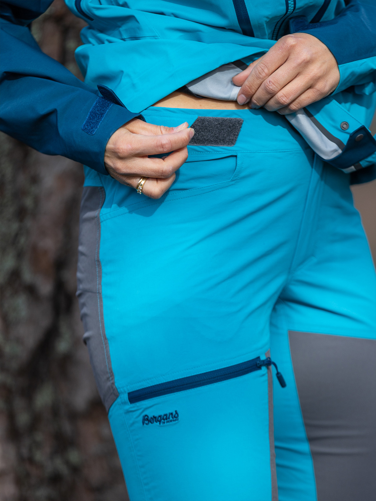 Bergans Cecilie Mountain Softshell Pants Clear Ice Blue / Solid Dark Grey