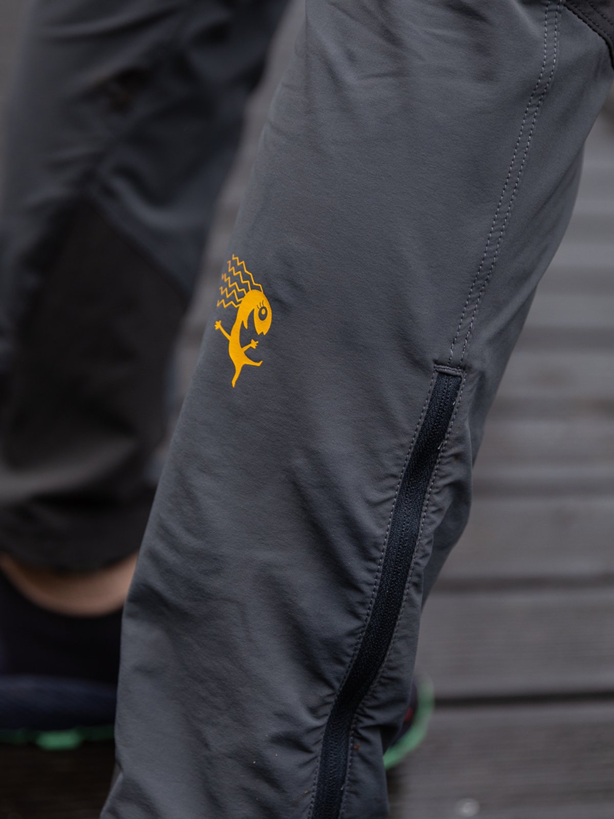 Bergans Cecilie Mountain Softshell Pants Solid Dark Grey / Solid Charcoal / Light Golden Yellow