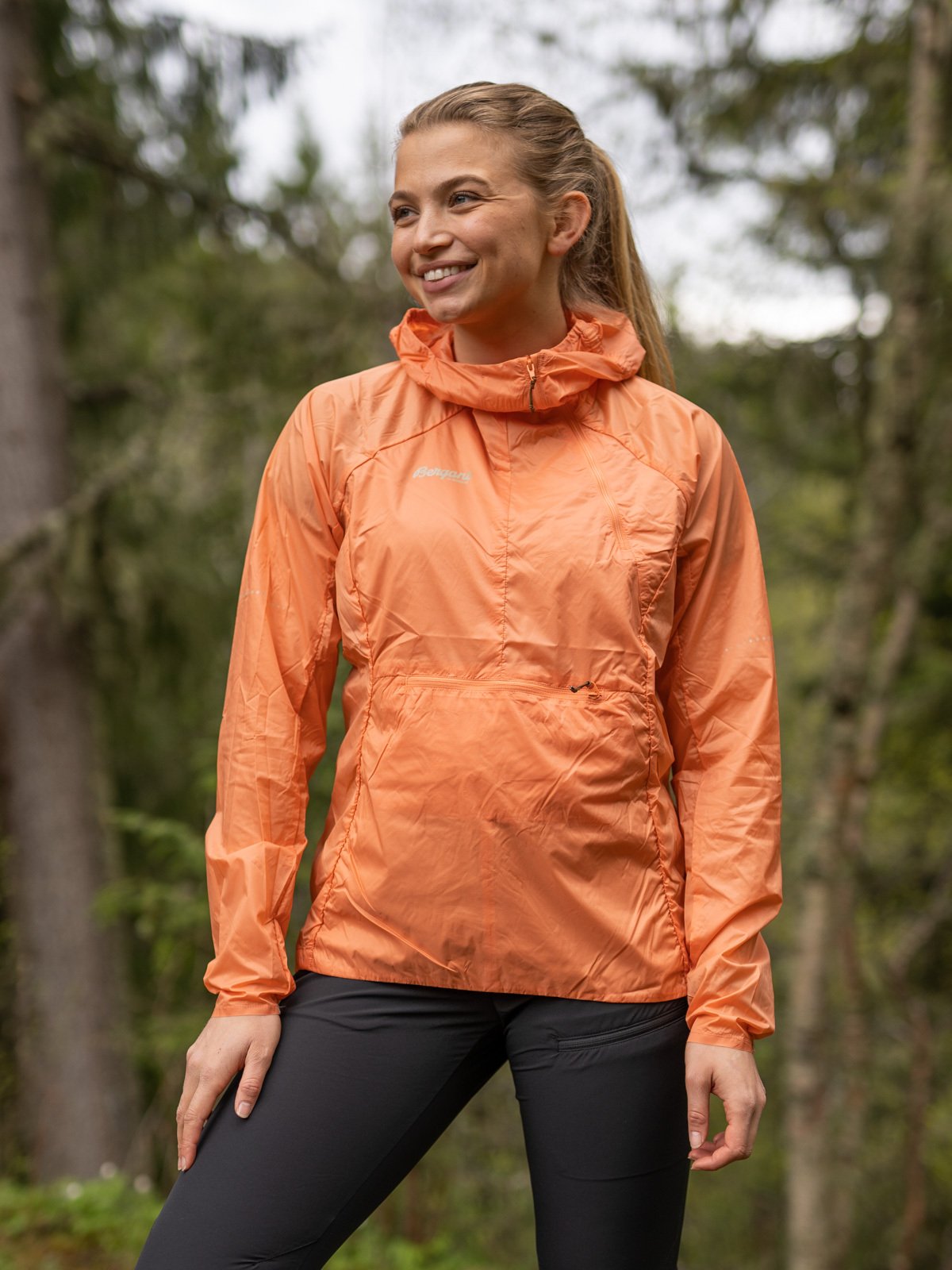 Bergans Fløyen W Anorak Cantaloupe