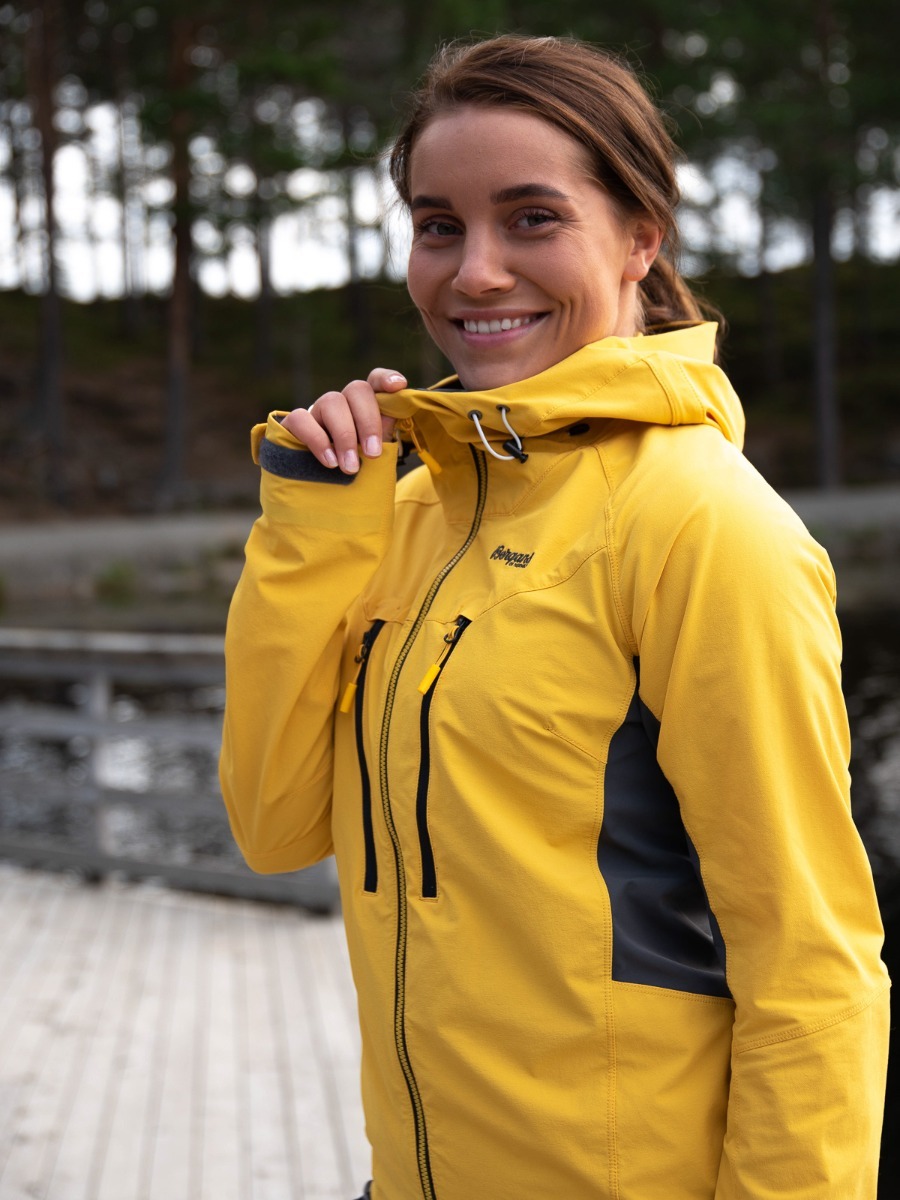 Bergans Cecilie Mountain Softshell Jacket Light Golden Yellow / Solid Dark Grey