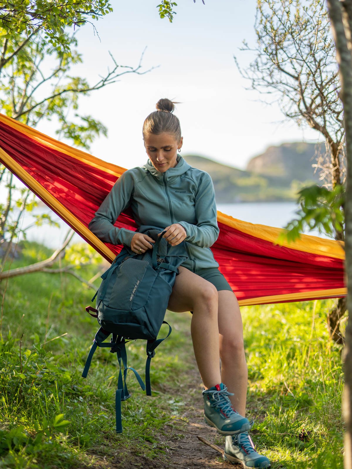 Bergans Cecilie Wool Hood Jacket Light Forest Frost / Forest Frost