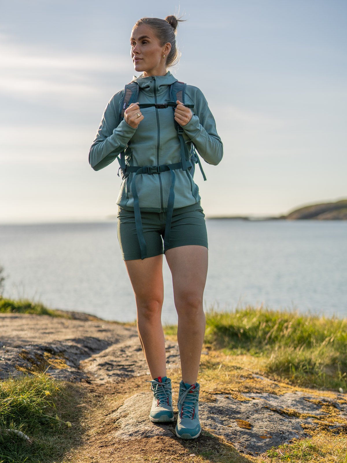 Bergans Cecilie Wool Hood Jacket Light Forest Frost / Forest Frost