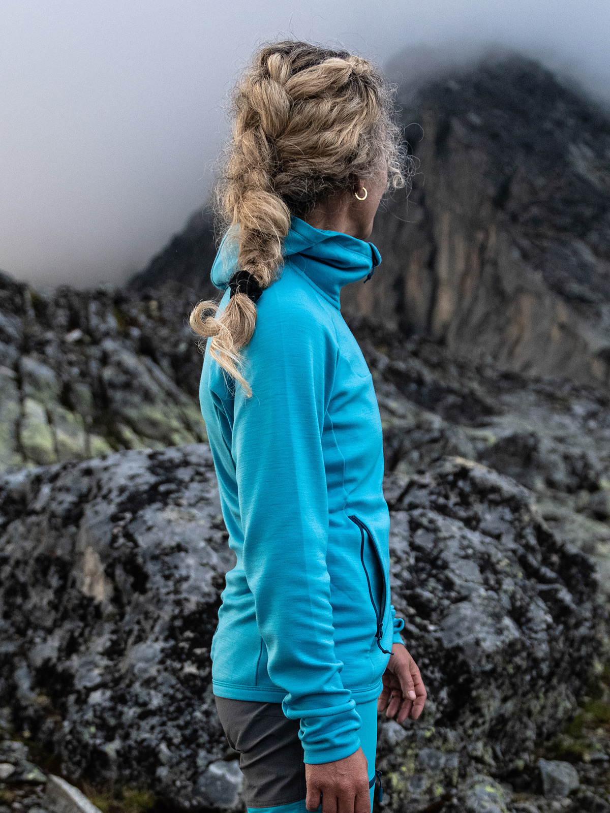 Bergans Cecilie Wool Hood Jacket Clear Ice Blue