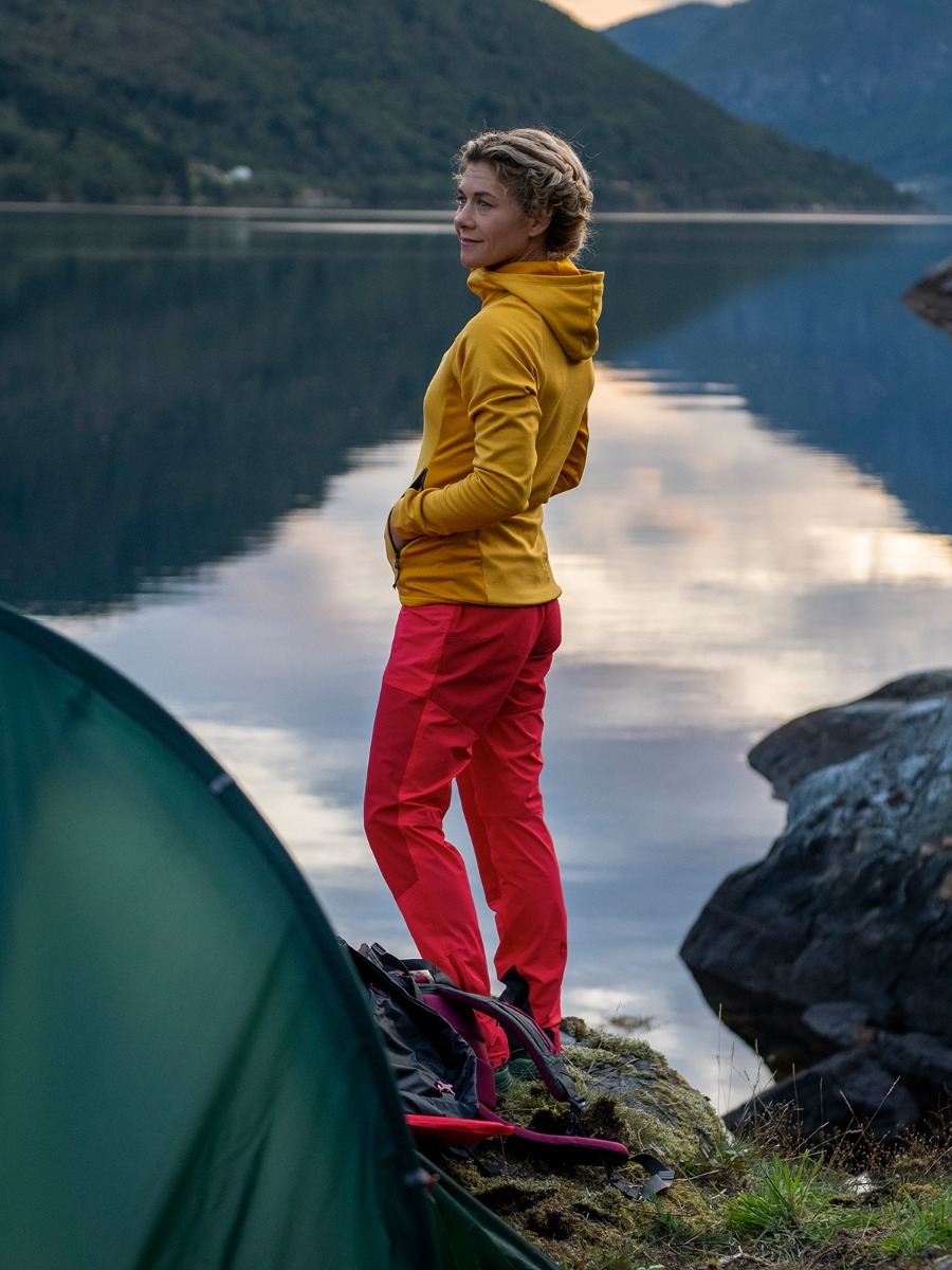 Bergans Cecilie Wool Hood Jacket Golden Yellow