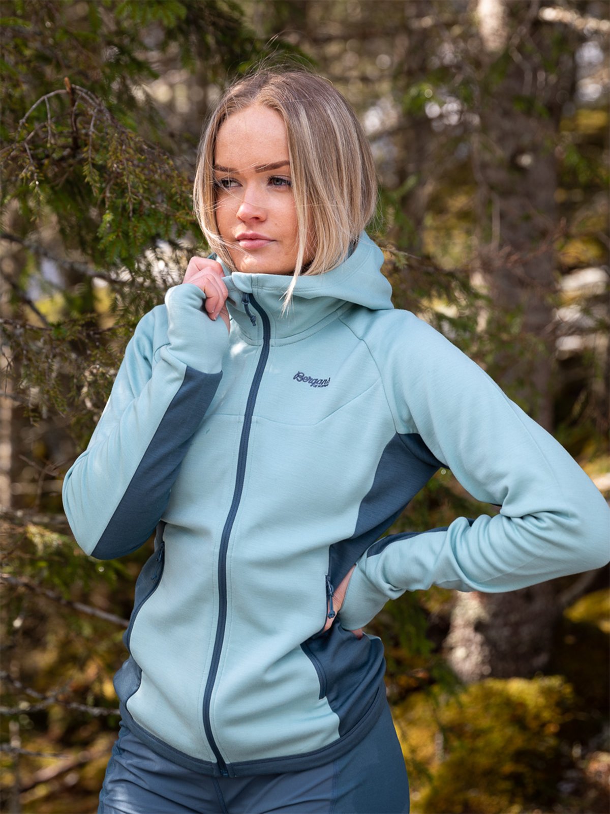 Bergans Cecilie Wool Hood Jacket Misty Forest / Orion Blue