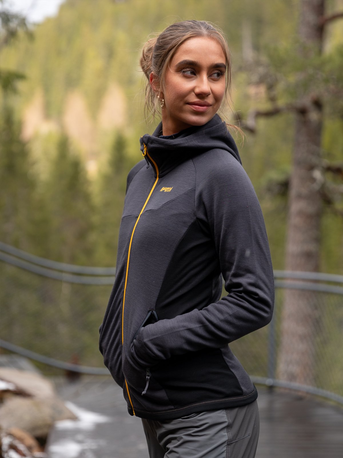 Bergans Cecilie Wool Hood Jacket Solid Charcoal / Black / Light Golden Yellow