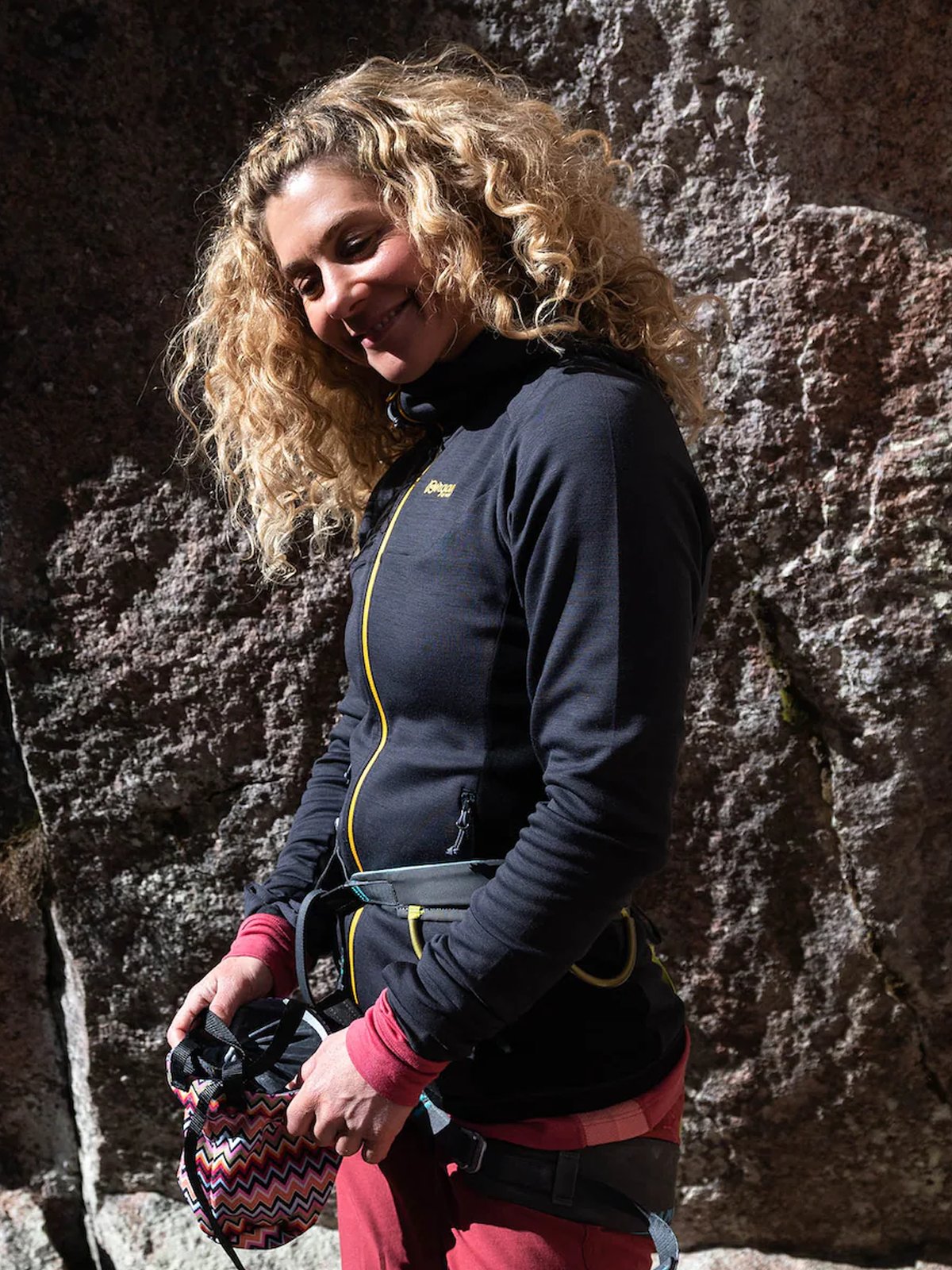 Bergans Cecilie Wool Hood Jacket Solid Charcoal / Black / Light Golden Yellow