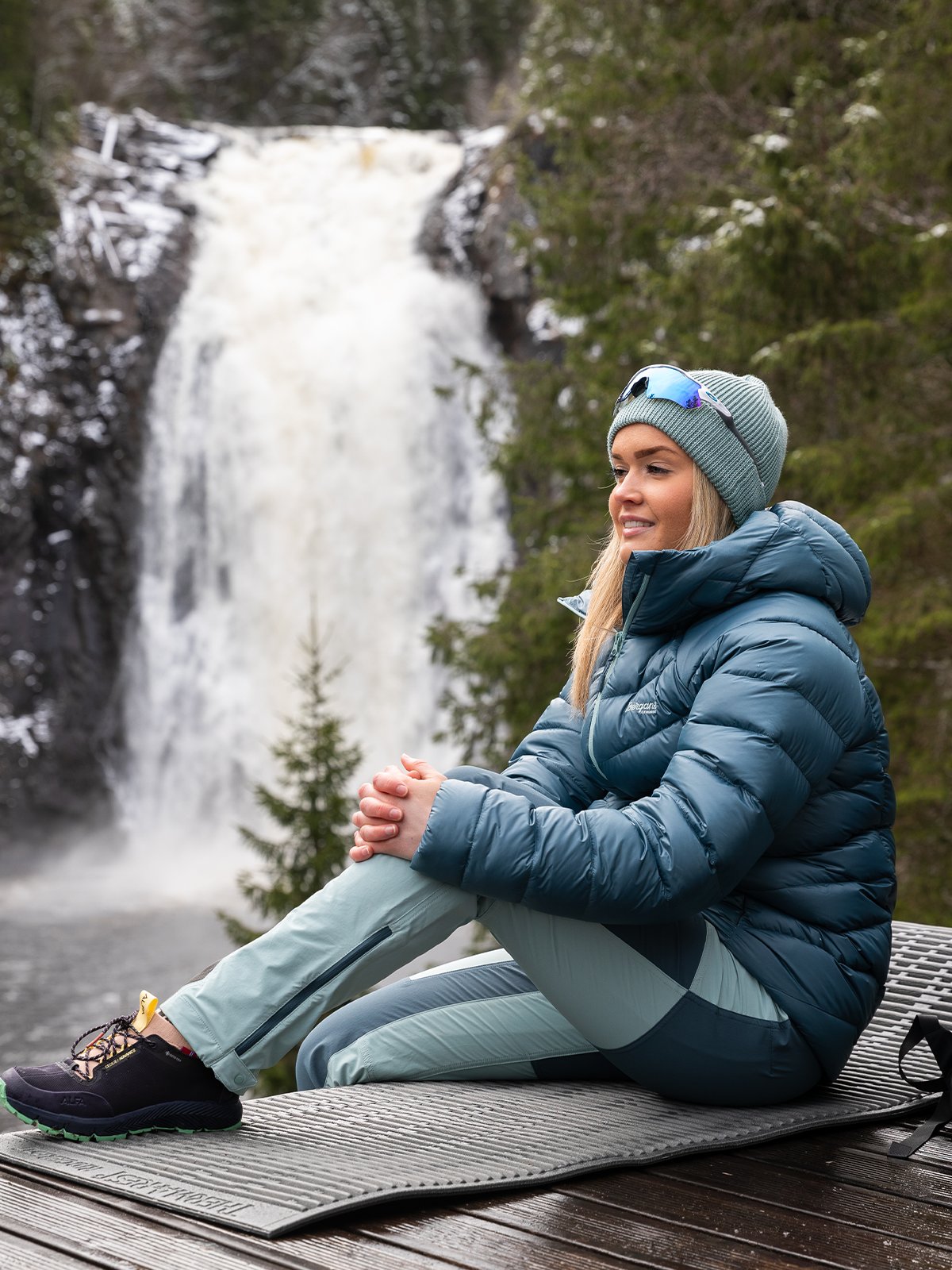 Bergans Cecilie V3 Down Jacket Orion Blue / Misty Forest