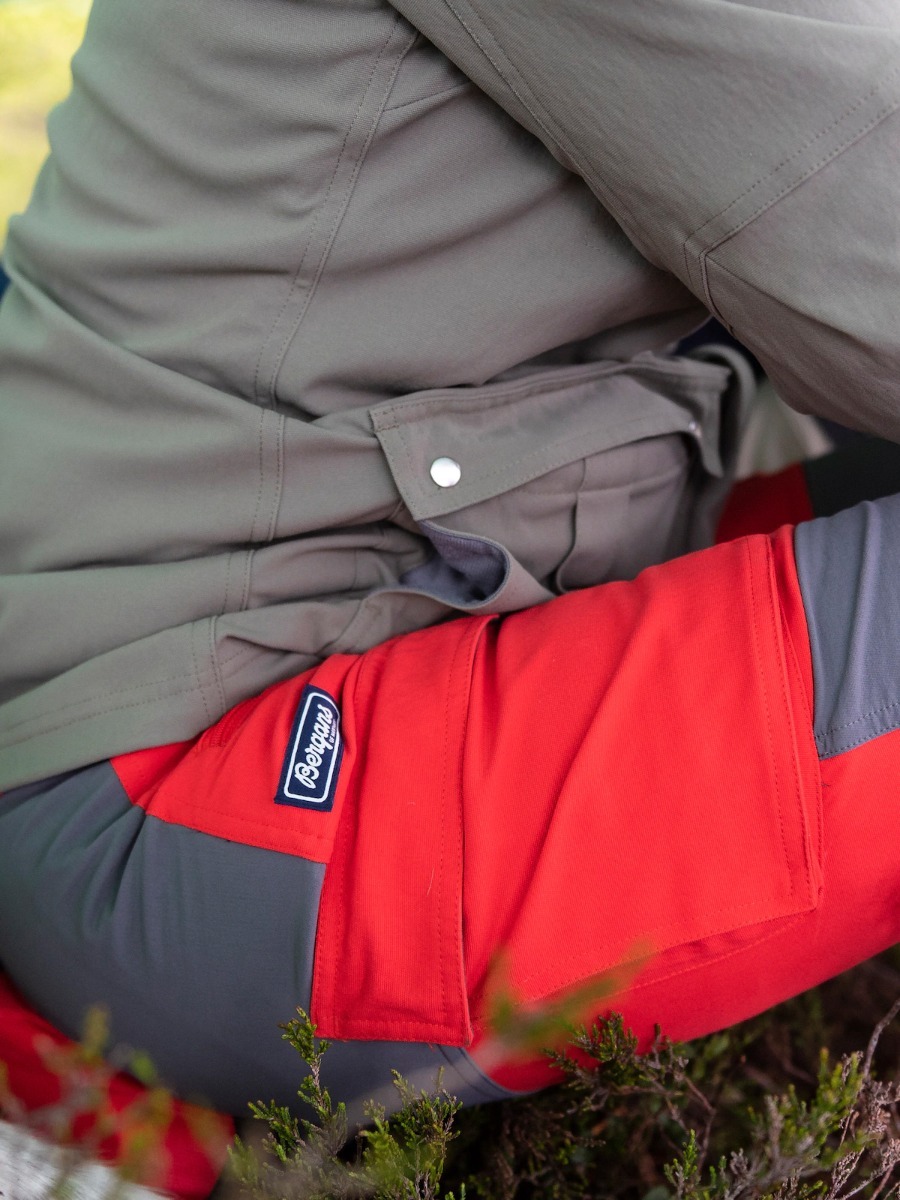 Bergans Nordmarka Hybrid Pant Red Sand / Solid Dark Grey