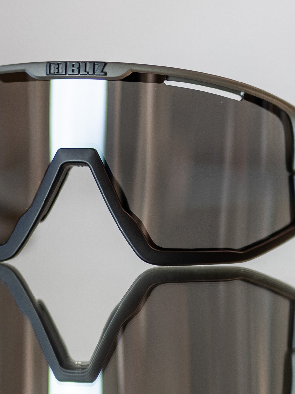 Bliz Active Fusion Camo Green / Linse: Smoke w silver mirror / Filterkategori: 3