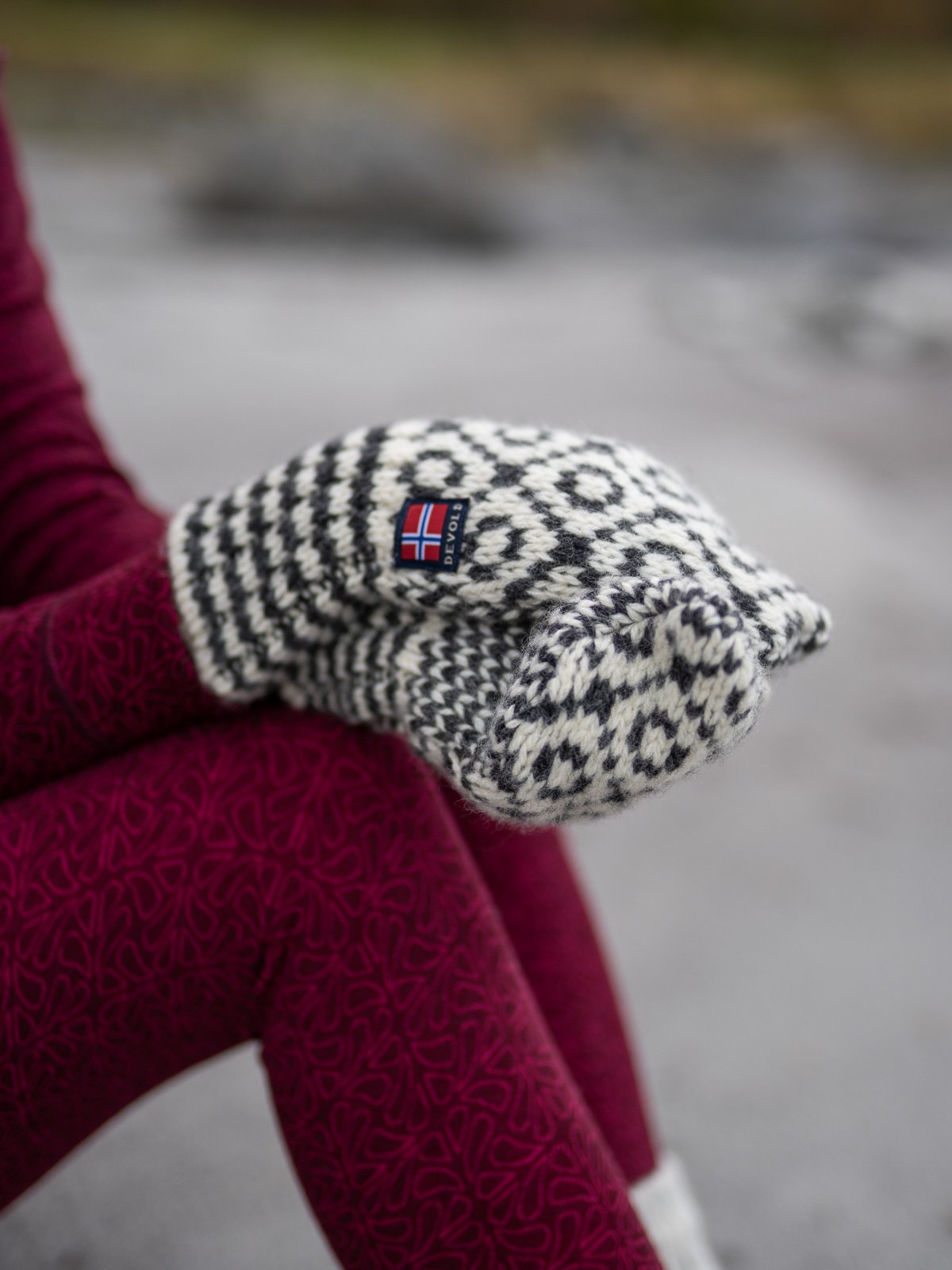 Devold Svalbard Mitten Offwhite / Anhracite