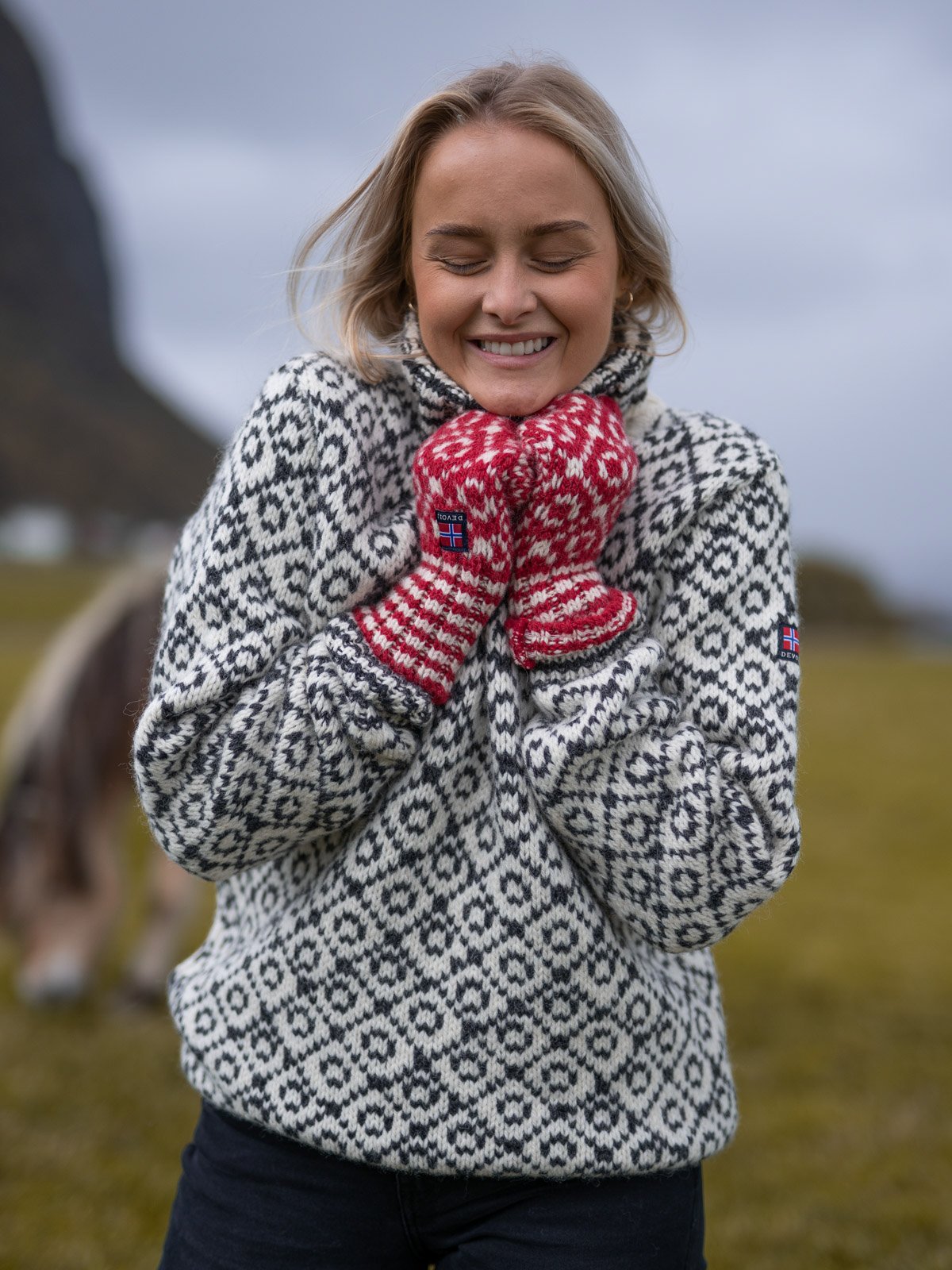 Devold Svalbard Mitten Hindberry/ Offwhite