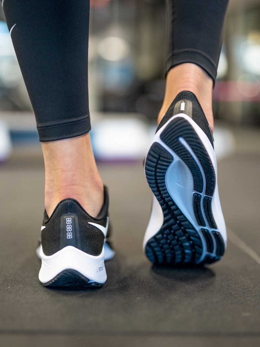 Nike Air Zoom Pegasus 37 Black/ White