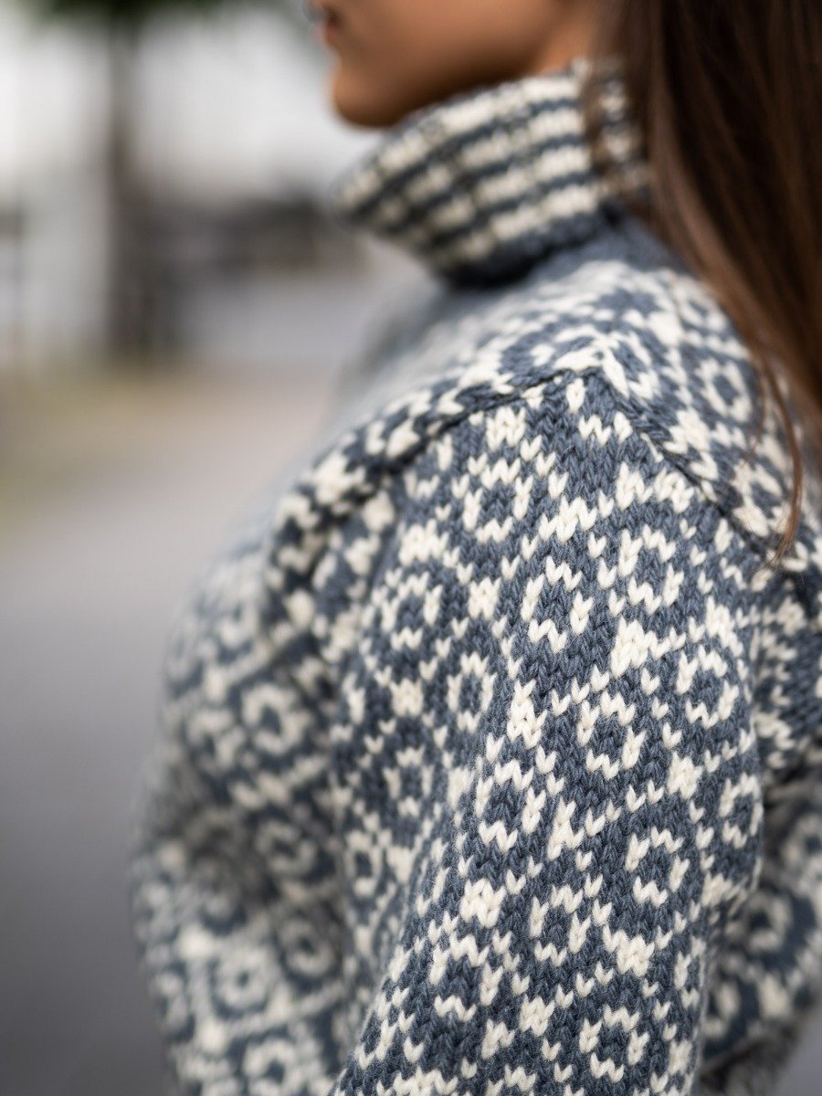 Devold Svalbard Sweater High Neck Turbulence/offwhite