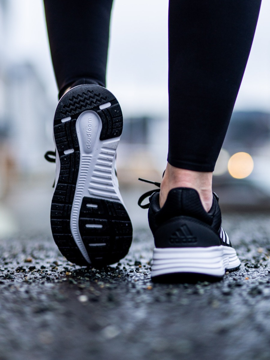 adidas Galaxy Core Black / Cloud White / Grey Six