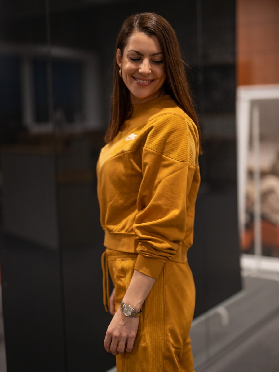 Nike Sportswear Heritage Crew Chutney/ White