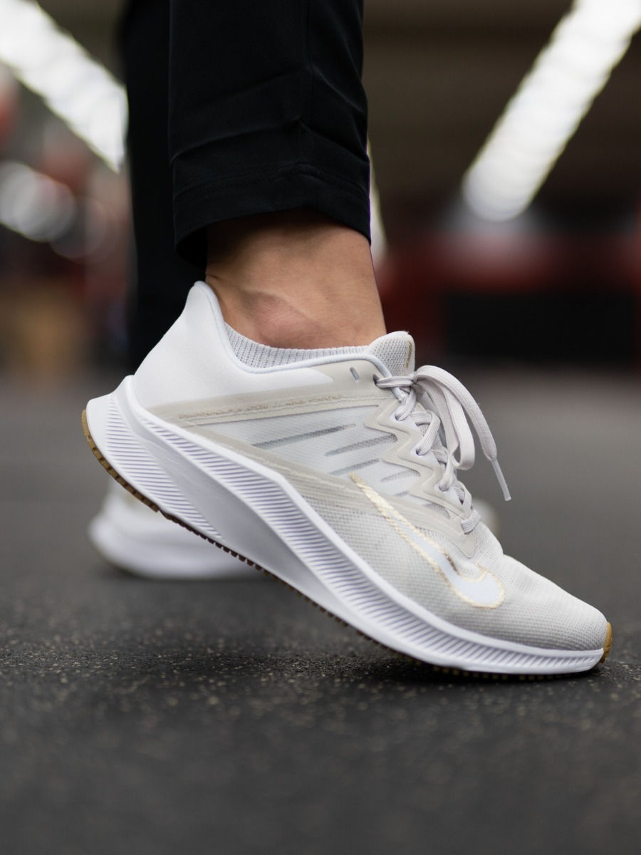 Nike Quest 3 Platinum Tint/Metallic gold Starwhite