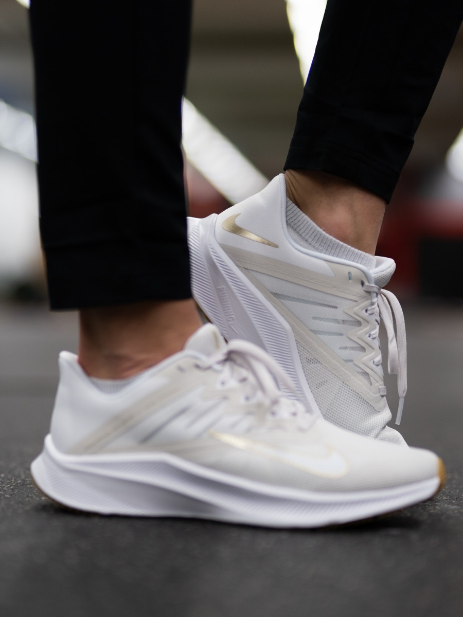 Nike Quest 3 Platinum Tint/Metallic gold Starwhite