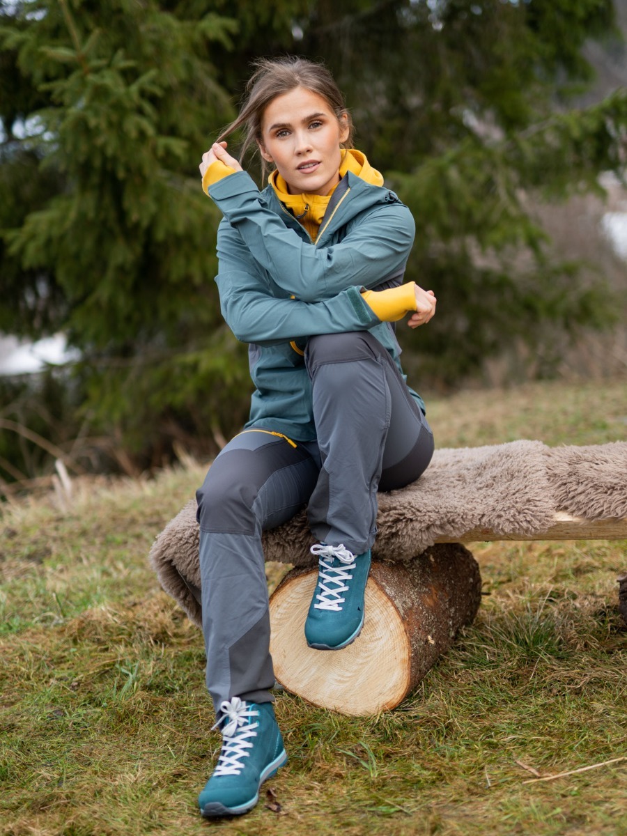 Bergans Cecilie Mountain Softshell Jacket Forest Frost / Solid Dark Grey / Golden Yellow