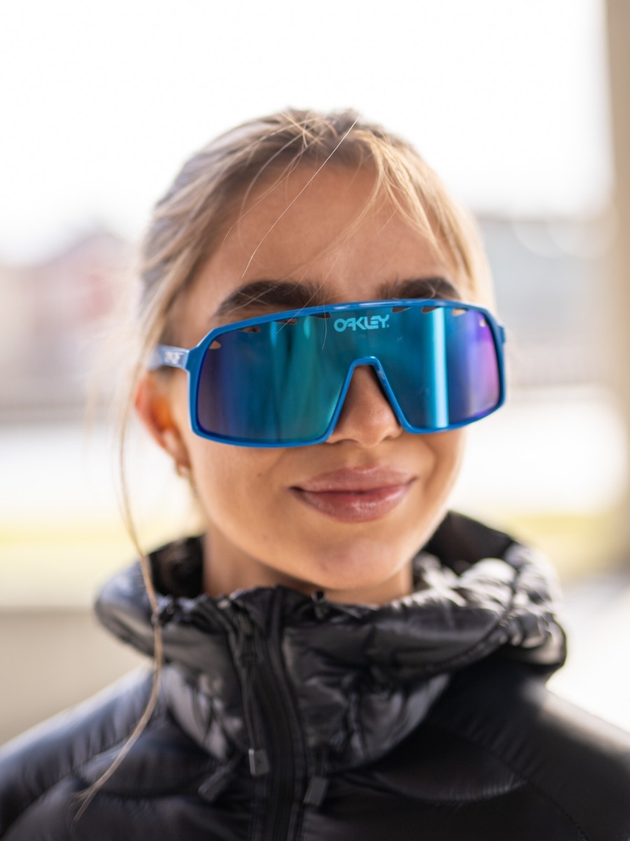 Oakley Sutro Sapphire / Brilleglassfarge: Prizm Sapphire / Lysgjennomslipp: 12%