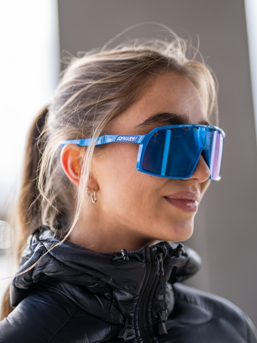 Oakley Sutro Sapphire / Brilleglassfarge: Prizm Sapphire / Lysgjennomslipp: 12%