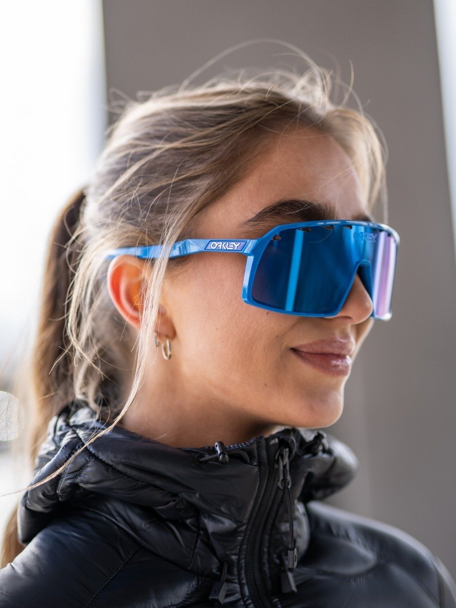 Oakley Sutro Sapphire / Brilleglassfarge: Prizm Sapphire / Lysgjennomslipp: 12%