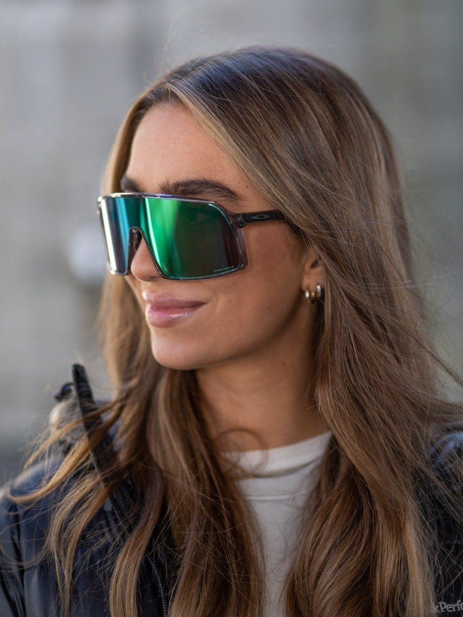 Oakley Sutro Grey Ink / Brilleglassfarge: Prizm Road Jade / Lysgjennomslipp: 15%