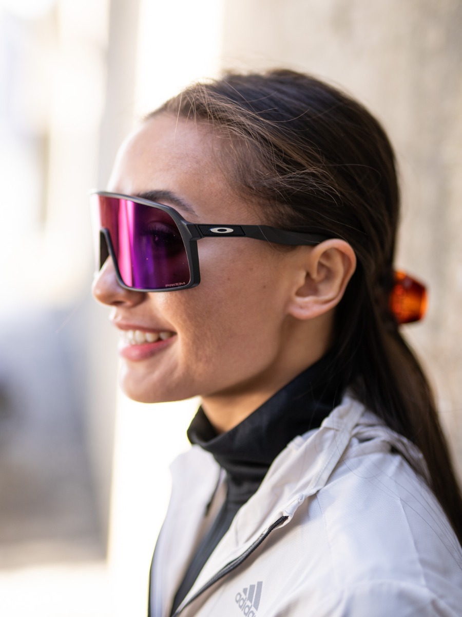 Oakley Sutro Matte Black / Brilleglassfarge: Prizm Road / Lysgjennomslipp: 20%