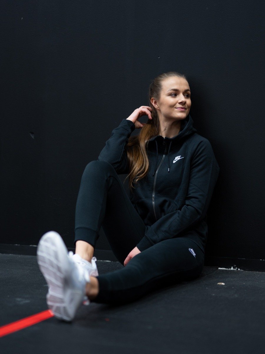 Nike Essential Fleece Full Zip Hoodie Black/ White