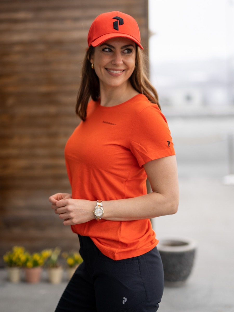 Peak Performance Explore PP Tee Super Nova