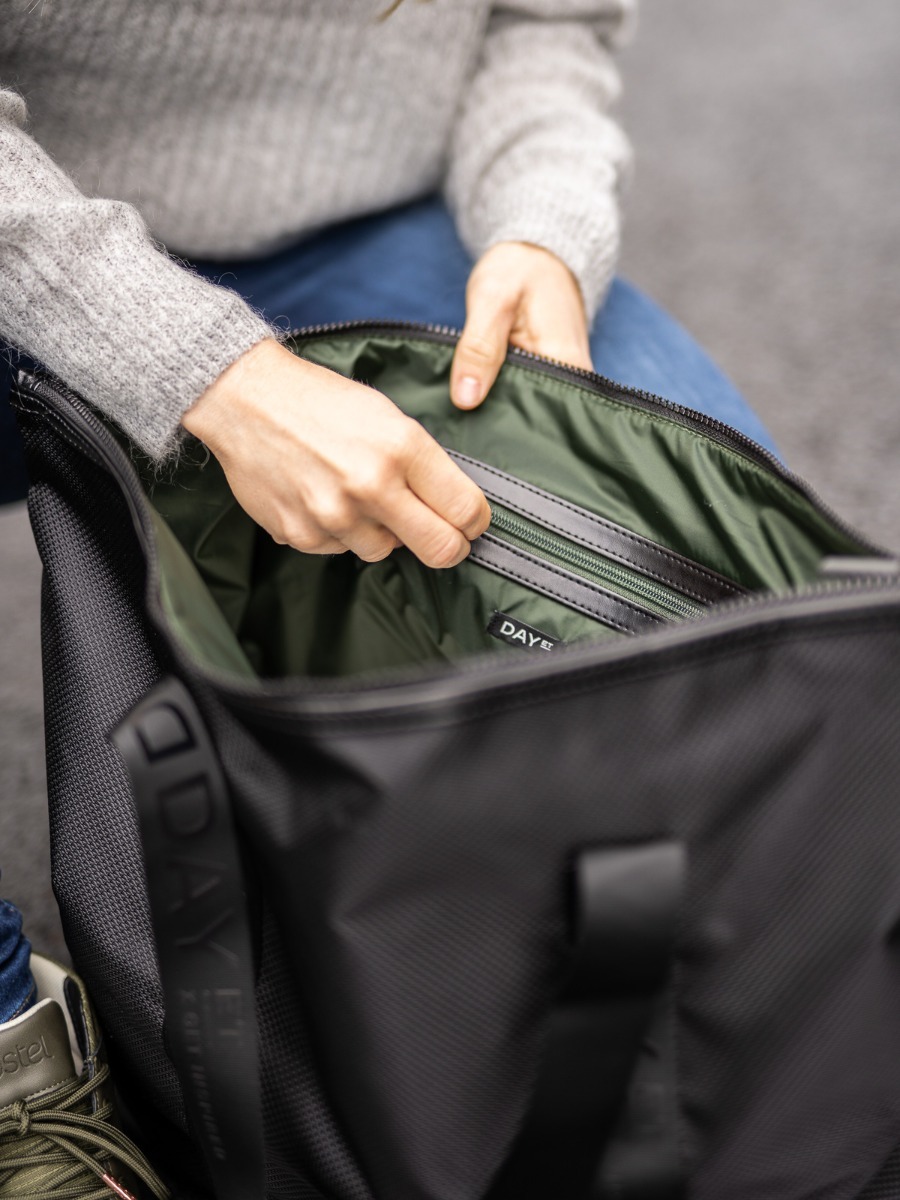 DAY ET Day x Get Inspired Premium Cross Black with khaki