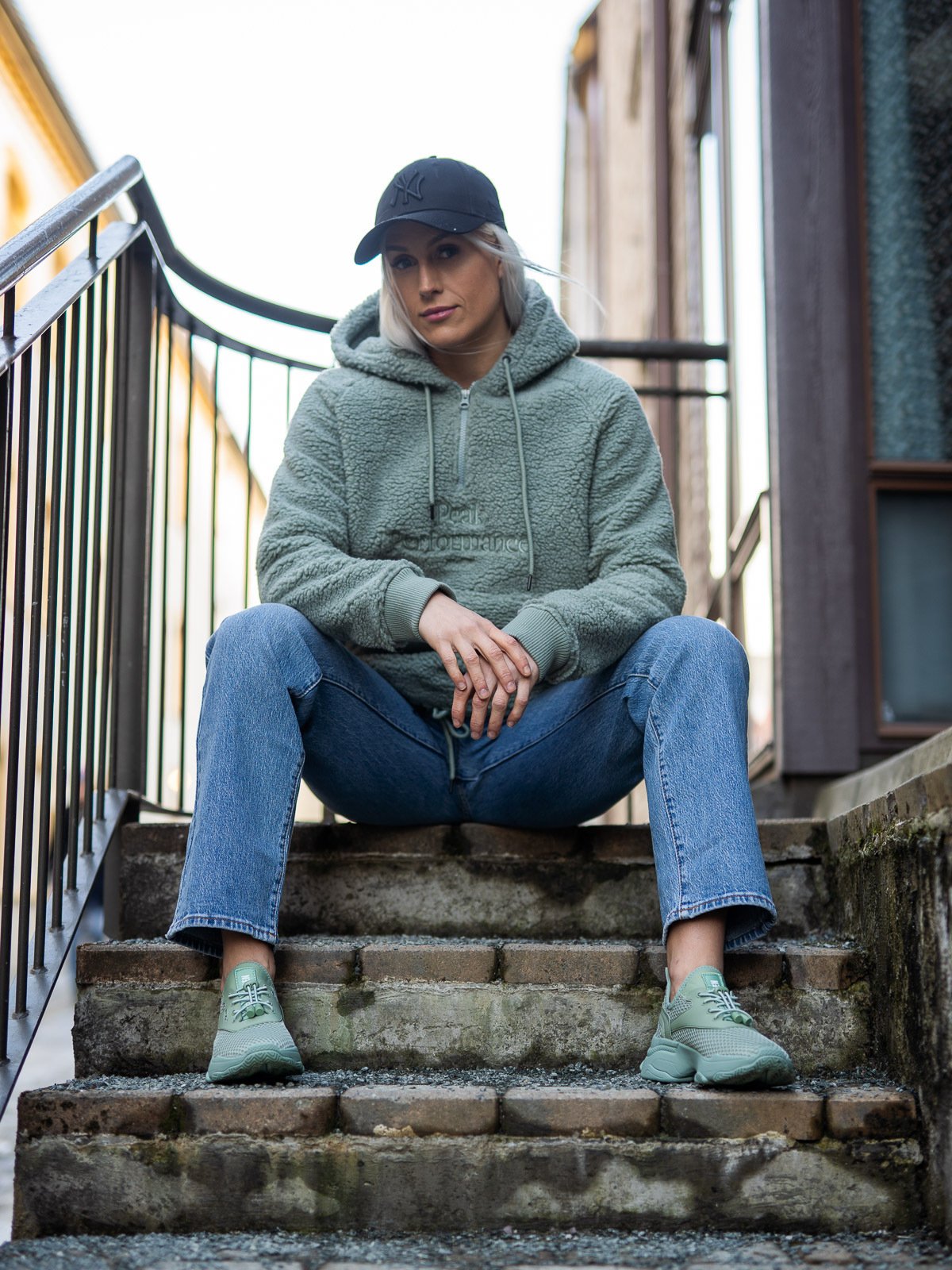 Skechers UNO Rugged White