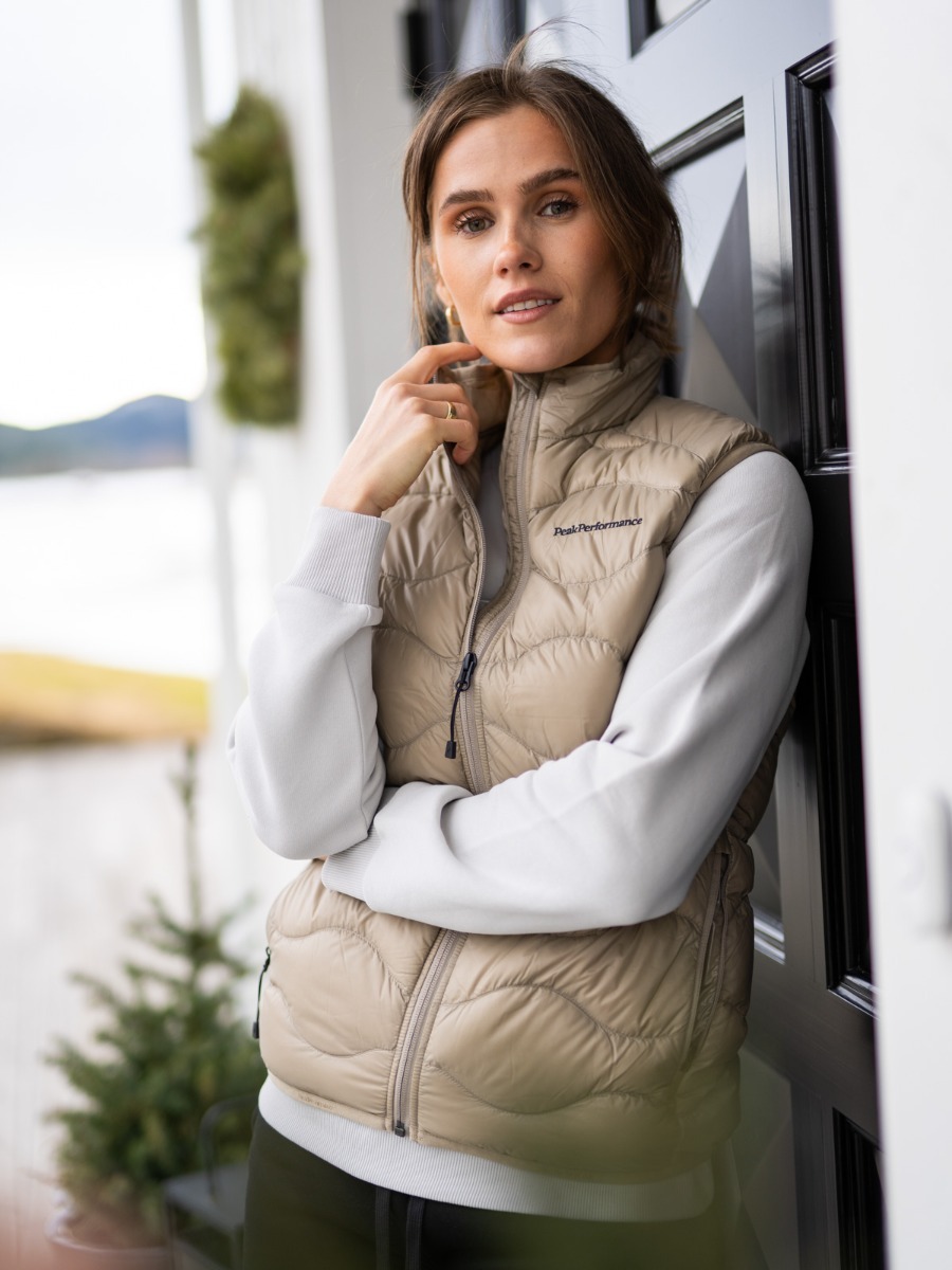 Peak Performance Helium Vest True Beige