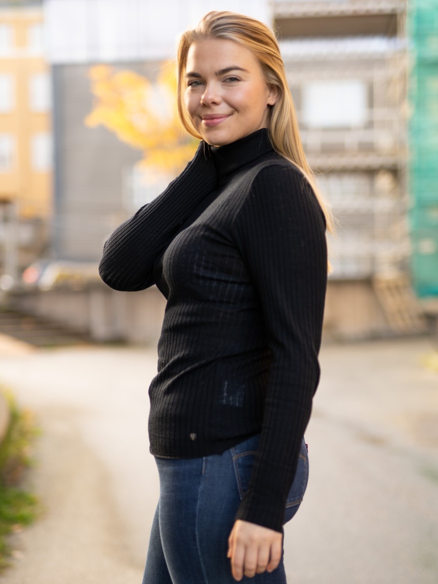 Urban Pioneers Marit Wool Turtleneck Black