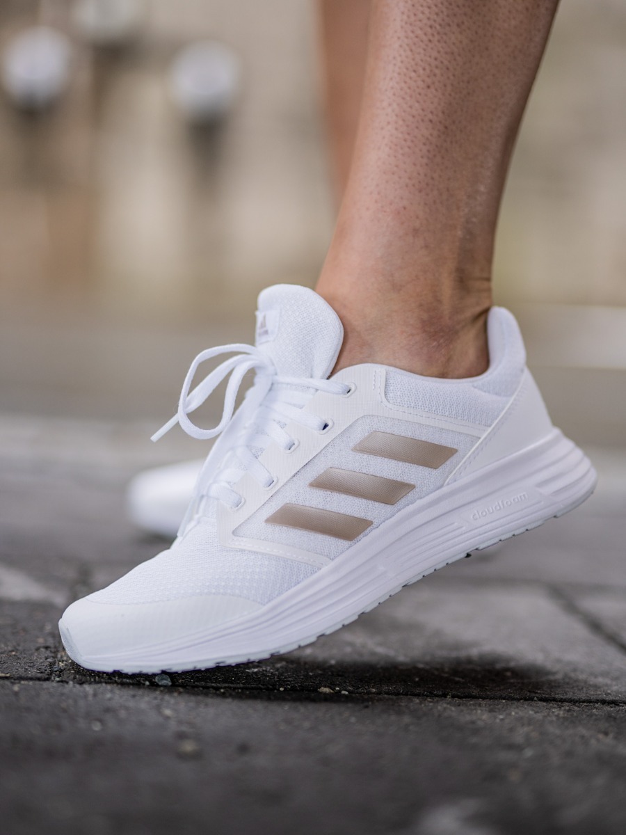 adidas Galaxy Cloud White / Champagne Metallic / Halo Blue