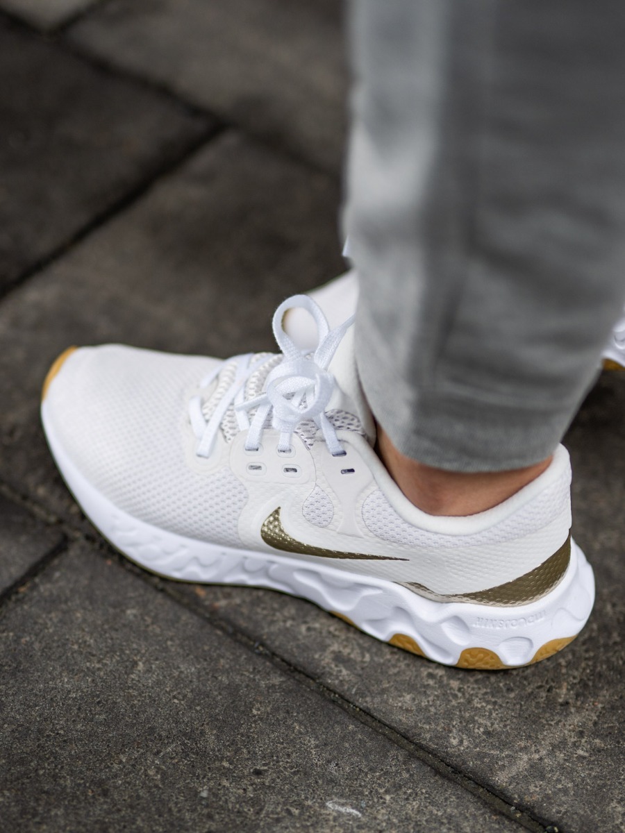 Nike Renew Ride 2 Platinum Tint/Metallic Gold Star-White