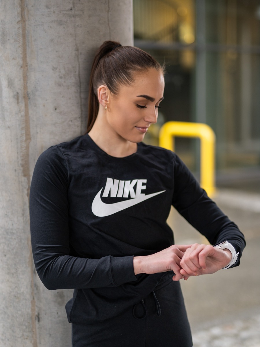 Nike Essential Long Sleeve Tee Black