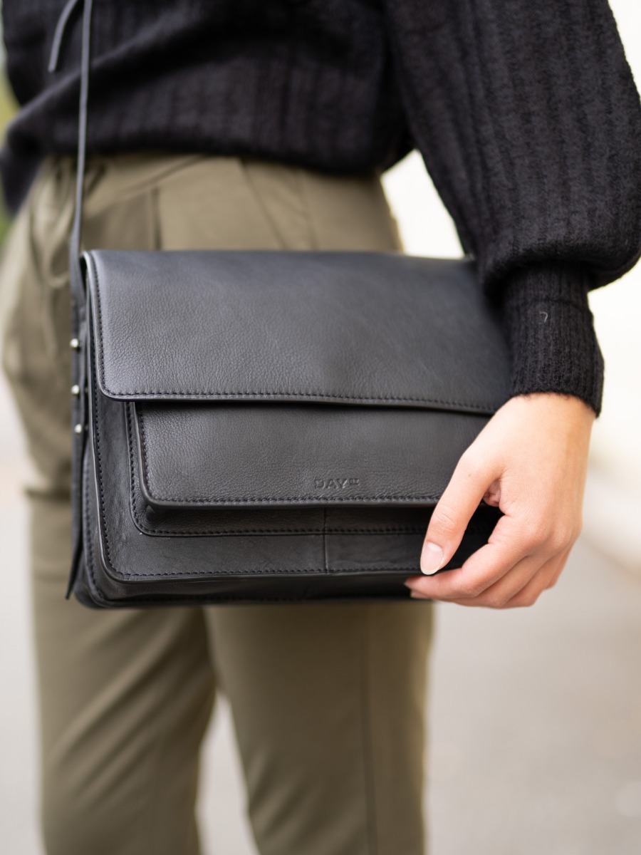DAY ET DAY Leather Copenhagen XL Crossbody Black