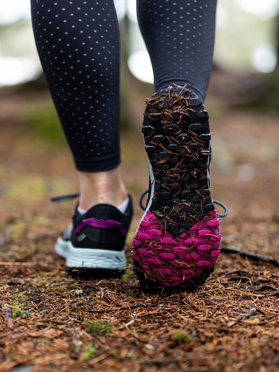 New Balance Arishi Gore Tex Black with poisonberry