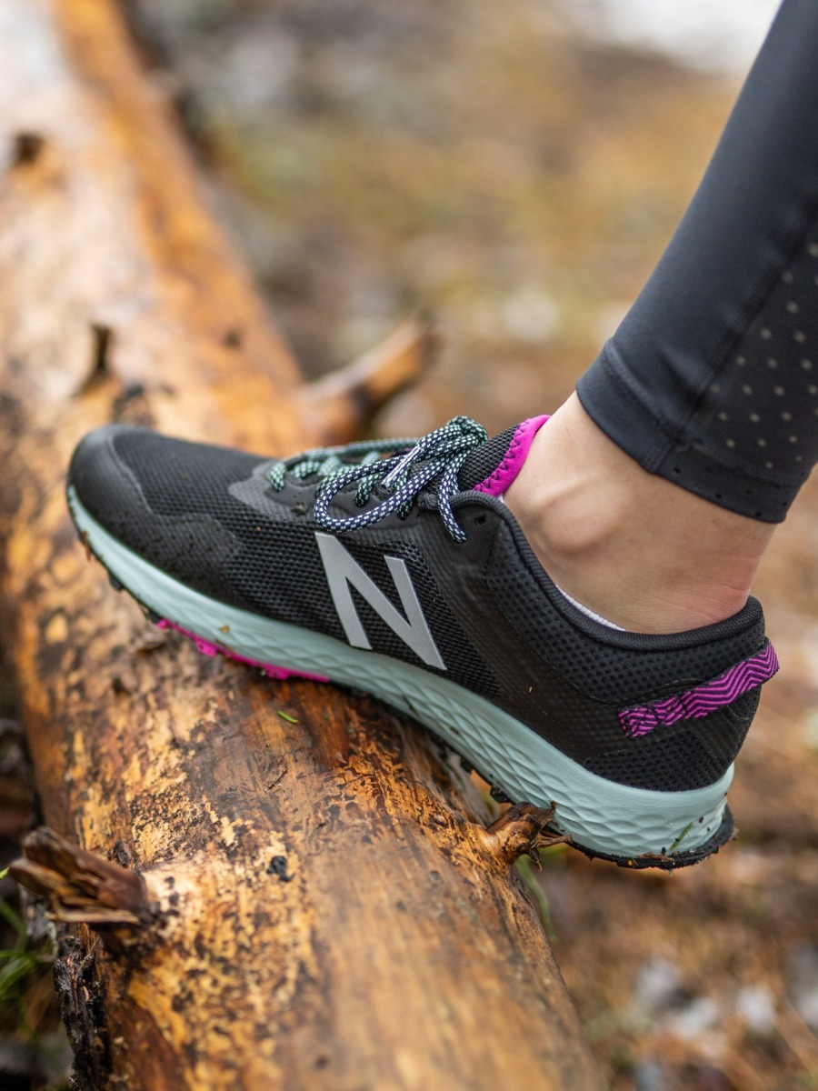 New Balance Arishi Gore Tex Black with poisonberry