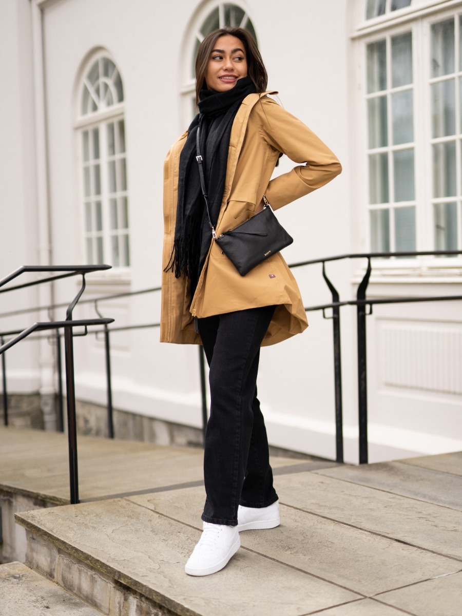 DAY ET DAY Leather Bern Crossbody Black