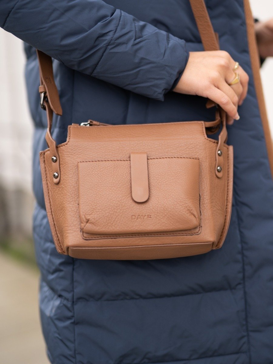 DAY ET DAY Leather Tokyo Crossbody Camel Beige