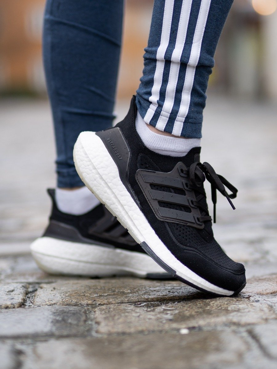 adidas UltraBoost 21 Core Black