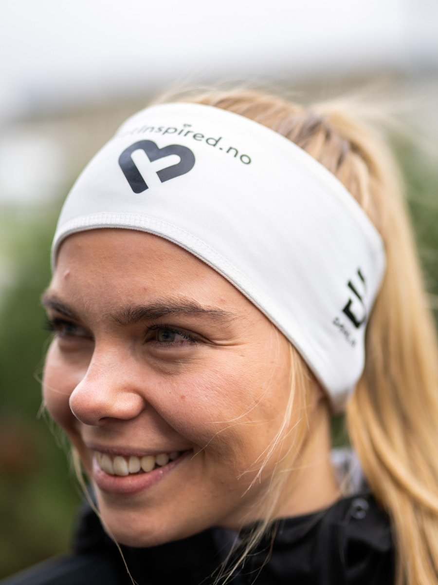 Dæhlie x Get Inspired Headband Polyknit Hvit - Get Inspired Exclusive Collection