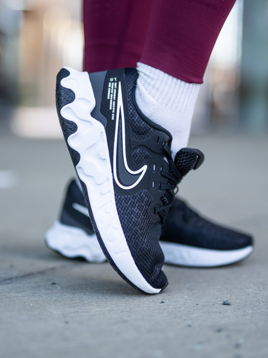 Nike Renew Ride 2 Black/White-Dark Smoke Grey