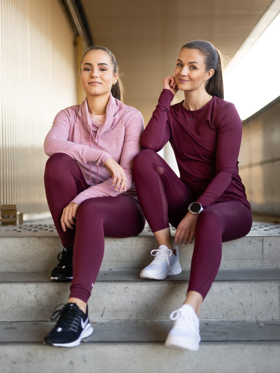 Nike Yoga Core Essential Jersey Cover Up Desert Berry/ HTR/ Light Arctic Pink